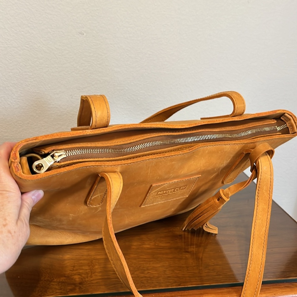 Parker Clay Eden Carry all Tote Bag Tan Leather Tassel - Picture 14 of 14